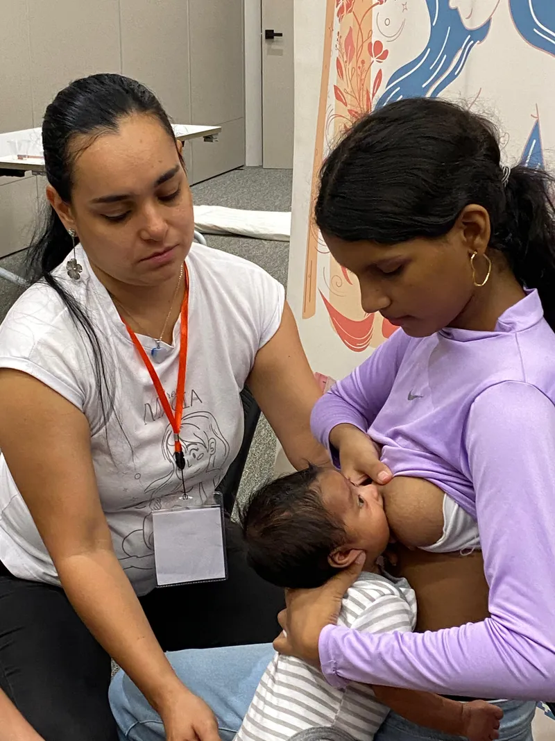 Johanna Ospina enseñando a futuras doulas en ANTU