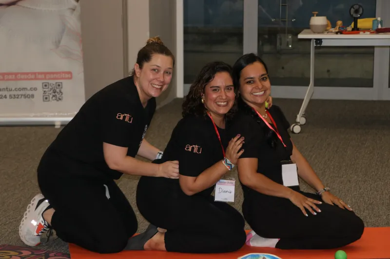 Johanna Ospina enseñando a futuras doulas en ANTU